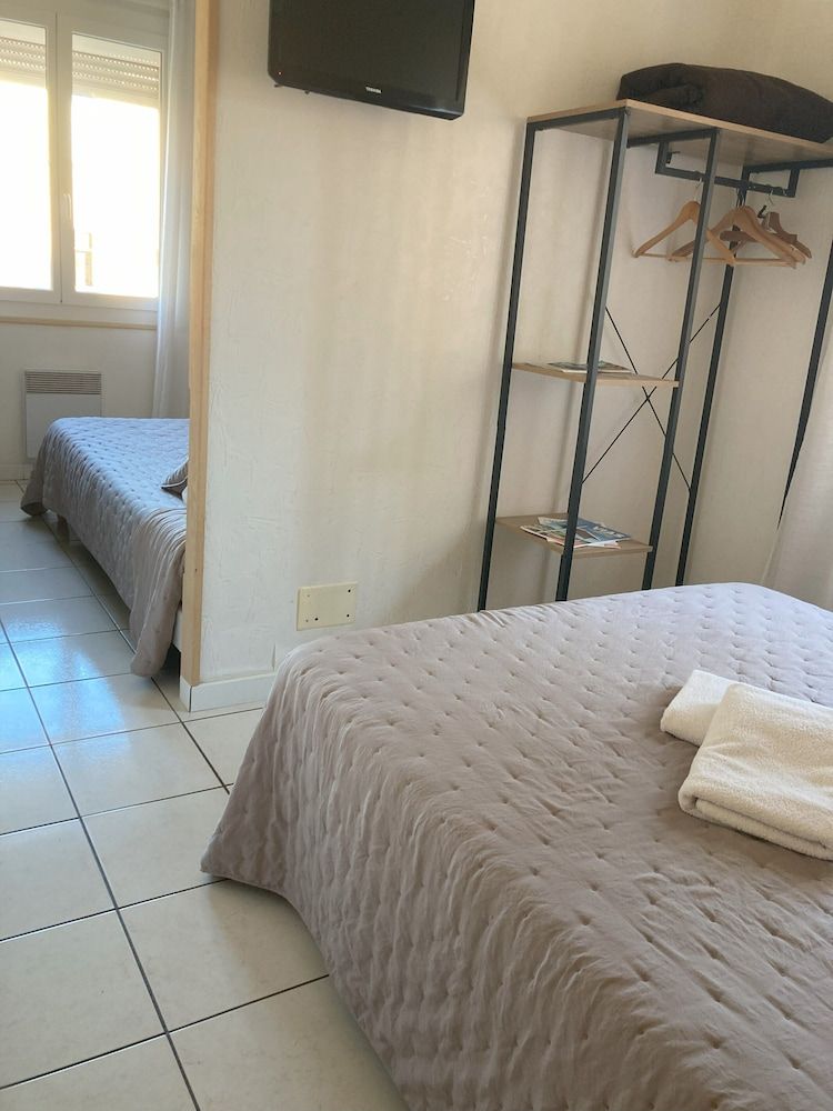 Le Gambetta Quadruple Room 2