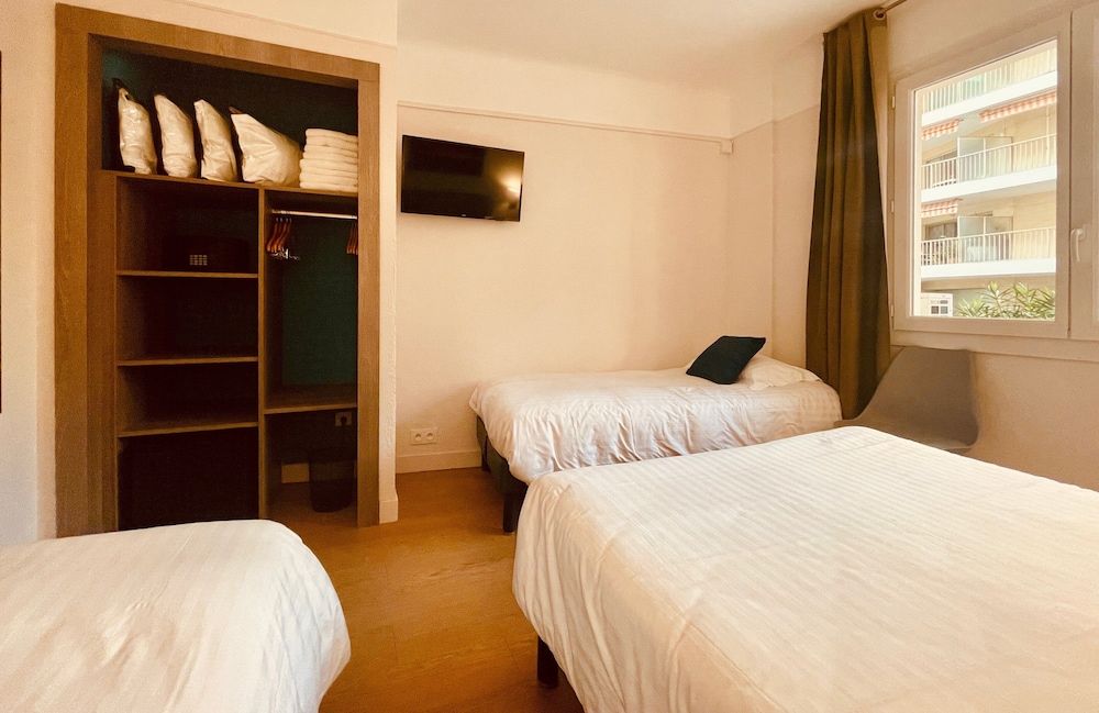 Quadruple Budget Room