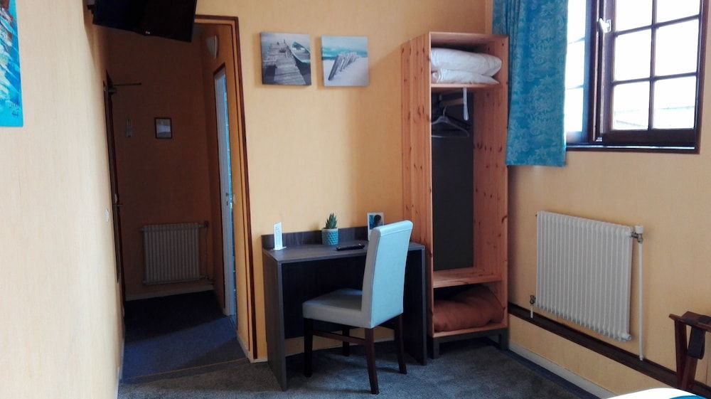 Hôtel Le Chantilly Economy Double Room, 1 Double Bed 7