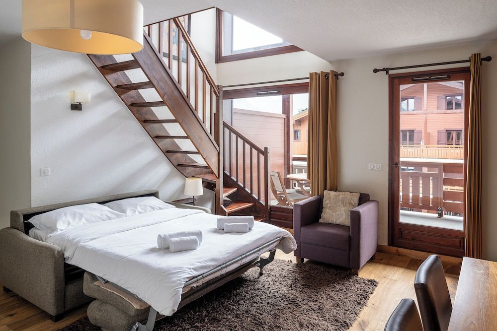 Duplex, Multiple Beds (2 Bedrooms)