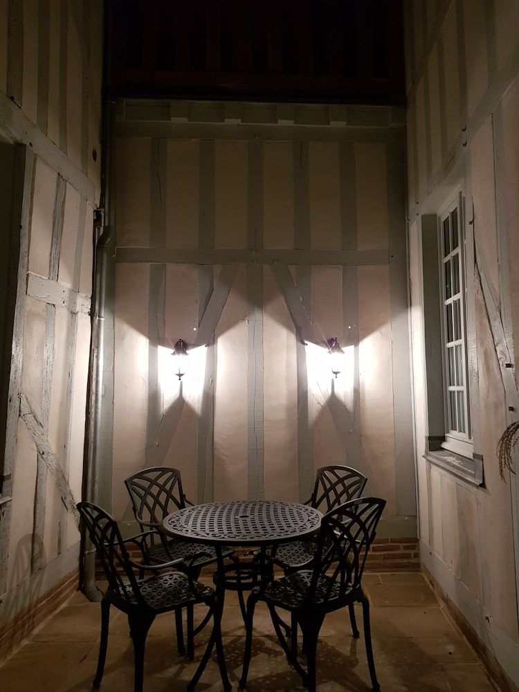 Appart'Hotel Hotel Saint Georges Comfort Penthouse, 1 Bedroom (B01 Appartement Alleran) 7