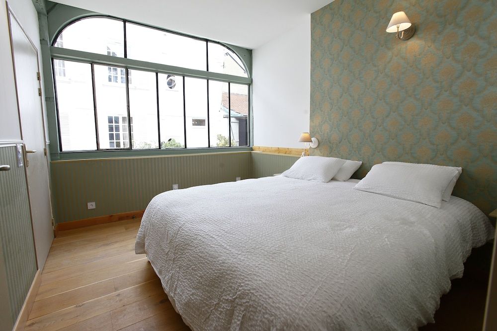 Appart'Hotel Hotel Saint Georges Comfort Penthouse, 1 Bedroom (B01 Appartement Alleran) 2