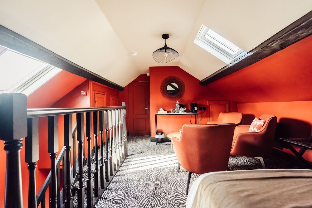 La Villa 10 Family Room 5