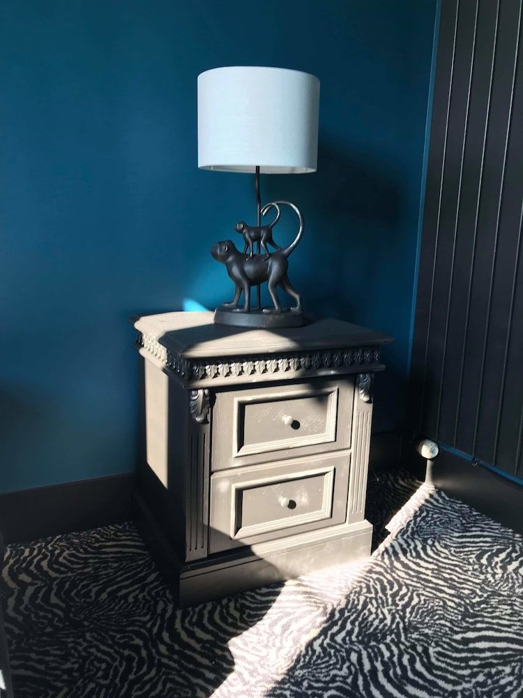 La Villa 10 Family Room 11