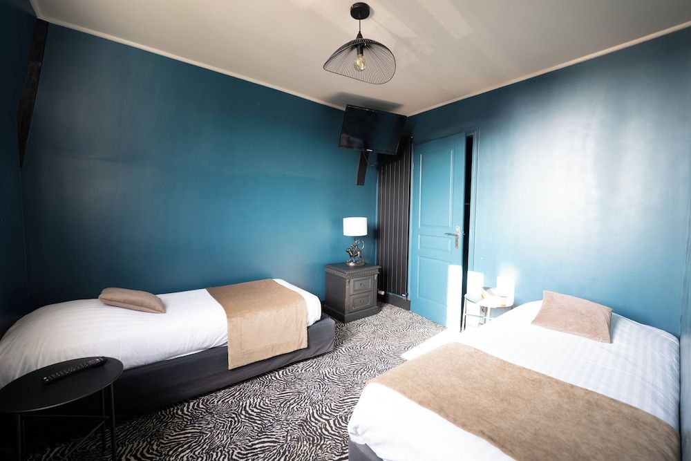 La Villa 10 Family Room 4