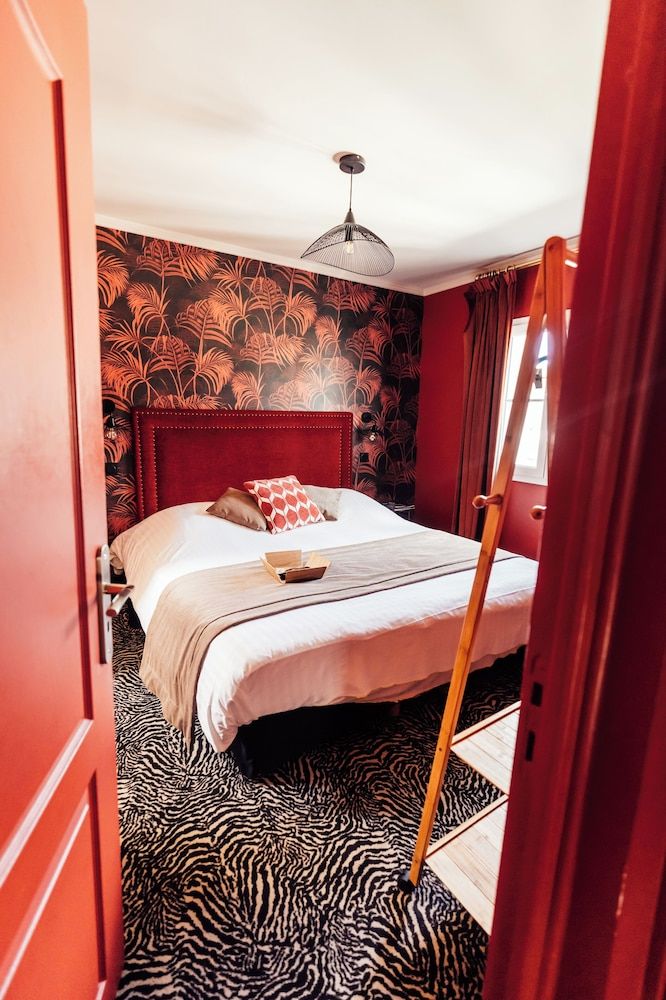 La Villa 10 Family Room 3