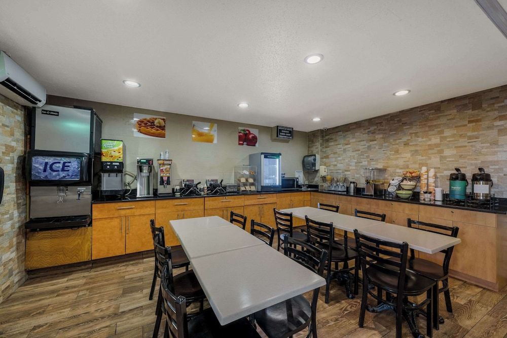 undefined Quality Inn JFK Airport Rockaway Blvd 7