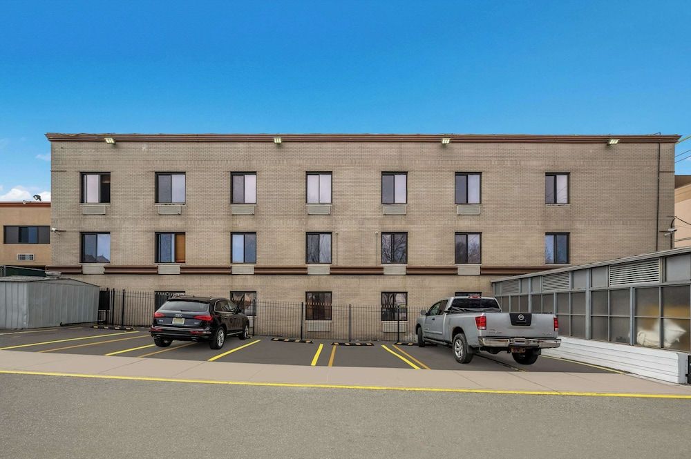 undefined Quality Inn JFK Airport Rockaway Blvd 2