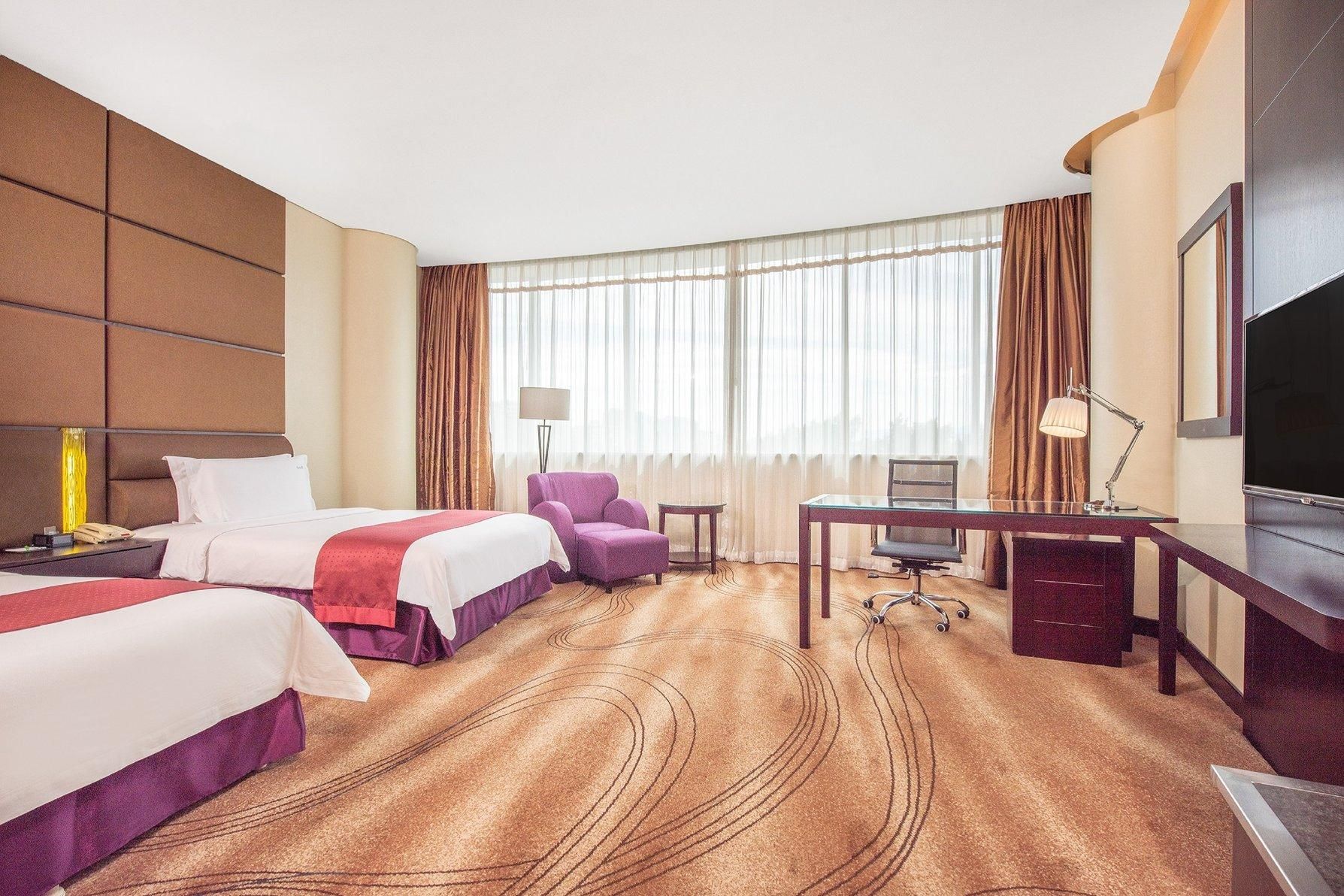 2 Twin Premium Lounge Access
