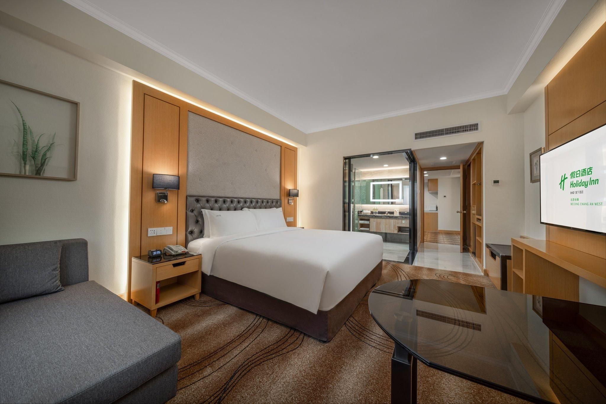 1 Bedroom Suite Walk In Shower