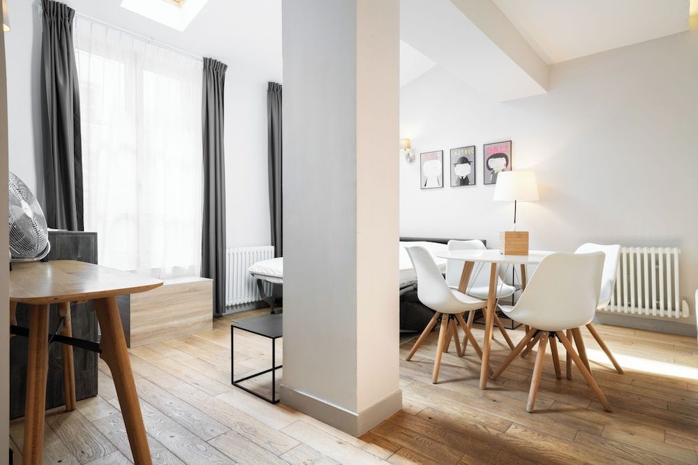 Les Apparts de l'Oncle Louis Quadruple Studio 17