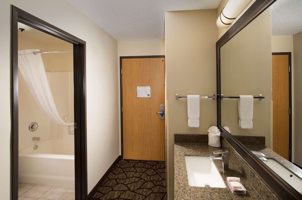 Suite, 2 Queen Beds, Non Smoking, Microwave