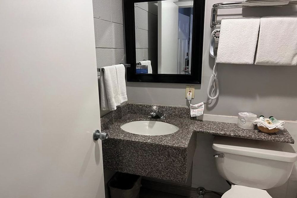 Islander Motel Santa Cruz Standard Room, 1 King Bed, Non Smoking 6