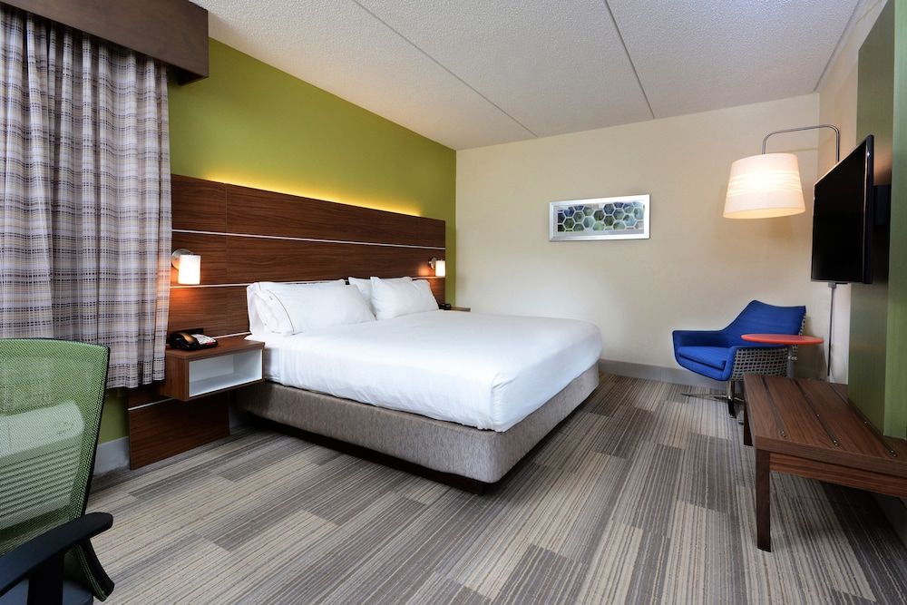 undefined Holiday Inn Express & Suites Raleigh Durham Airport at RTP by IHG 8