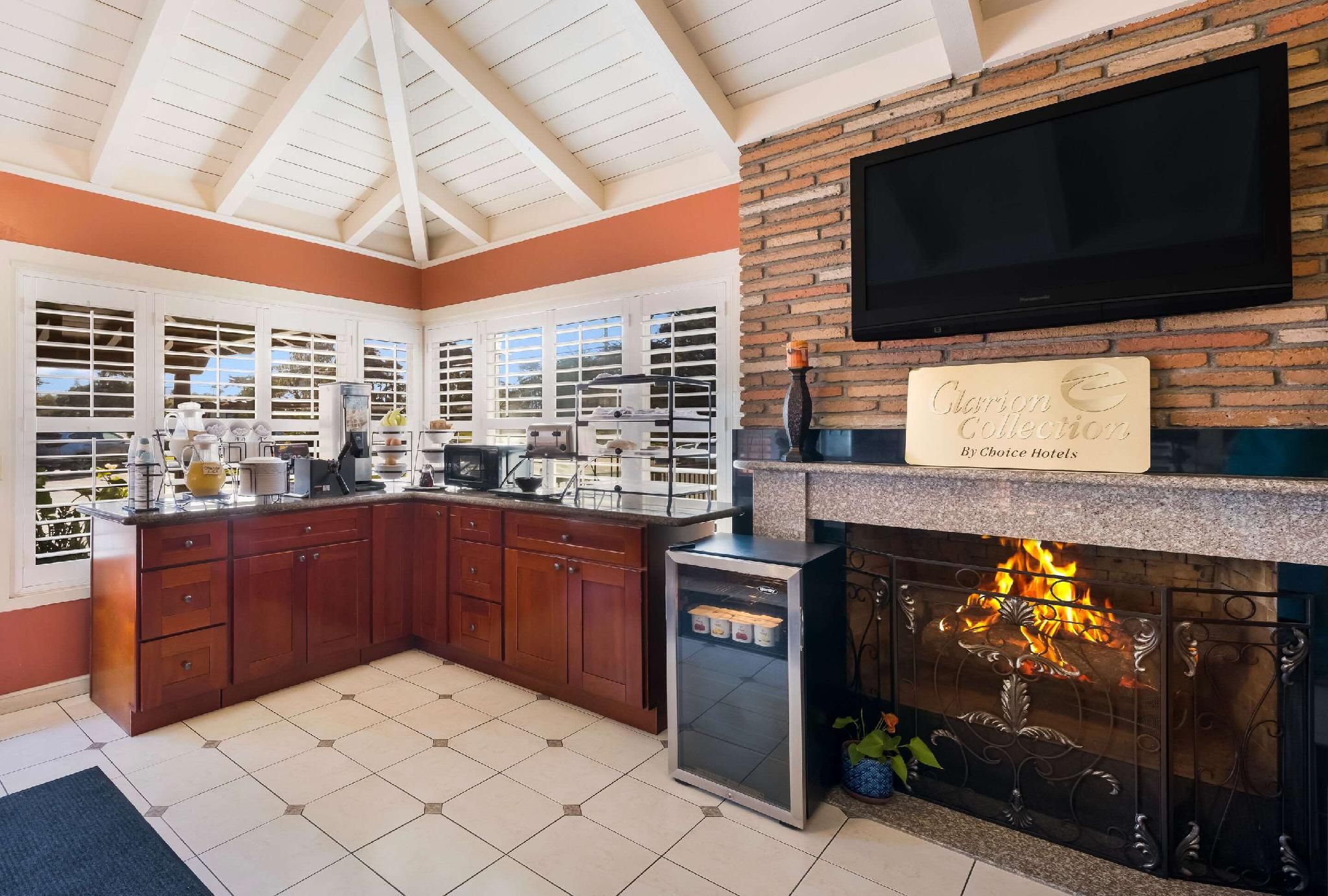 undefined Clarion  Collection Wilkie's Inn Pacific Grove - Monterey 8