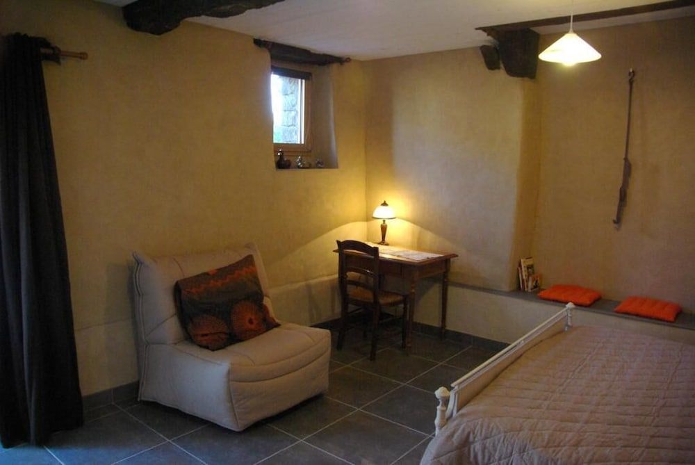 Chambre d'hôtes la Fontaine Garel Double Room (Chaumière) 2