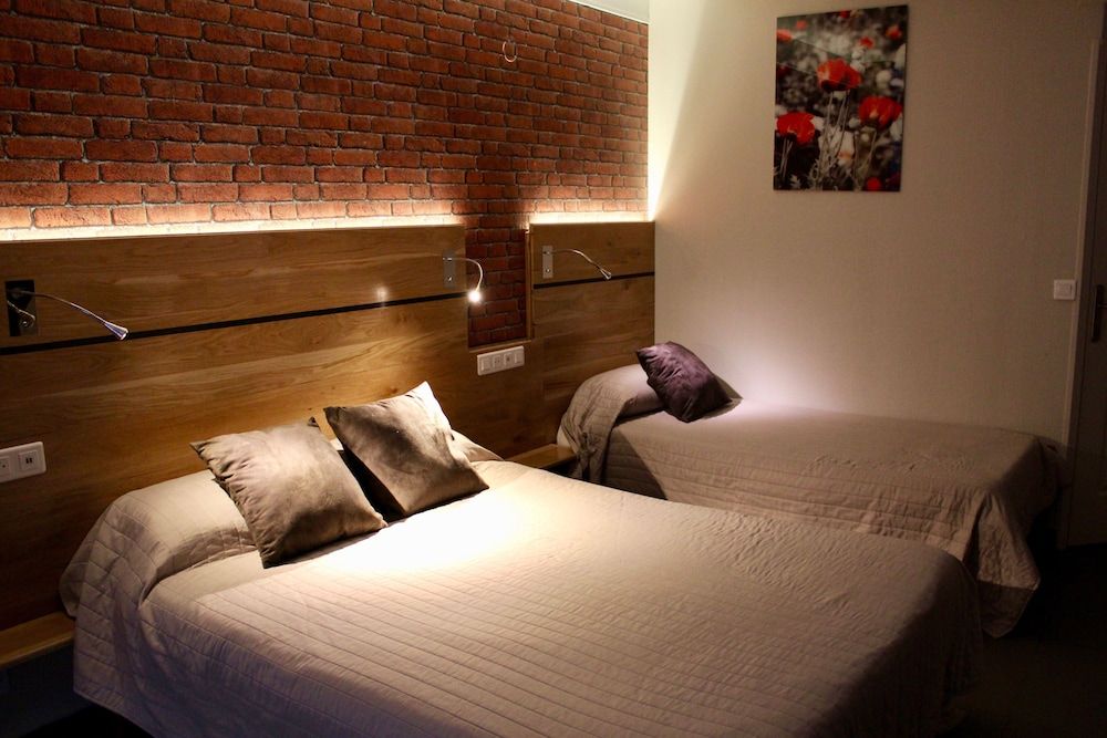 undefined Hôtel des Pyrénées 10