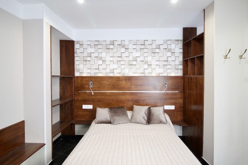 Hôtel des Pyrénées Double Room 14