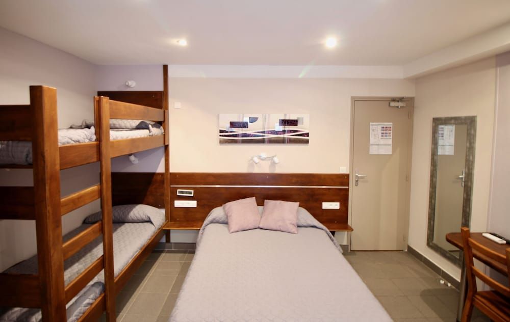 undefined Hôtel des Pyrénées