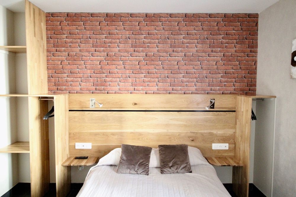 Hôtel des Pyrénées Double Room 4