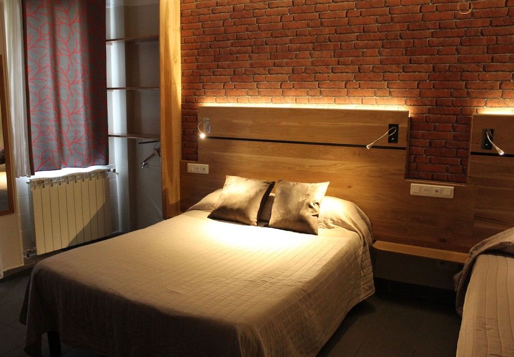 undefined Hôtel des Pyrénées 8