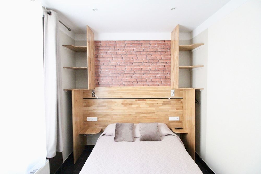 Hôtel des Pyrénées Double Room 23