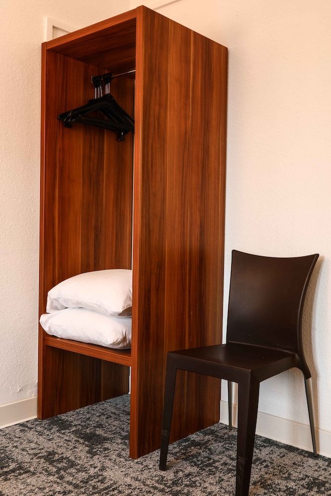 The Originals City, Hôtel Colmar Gare Traditional Family Room 9