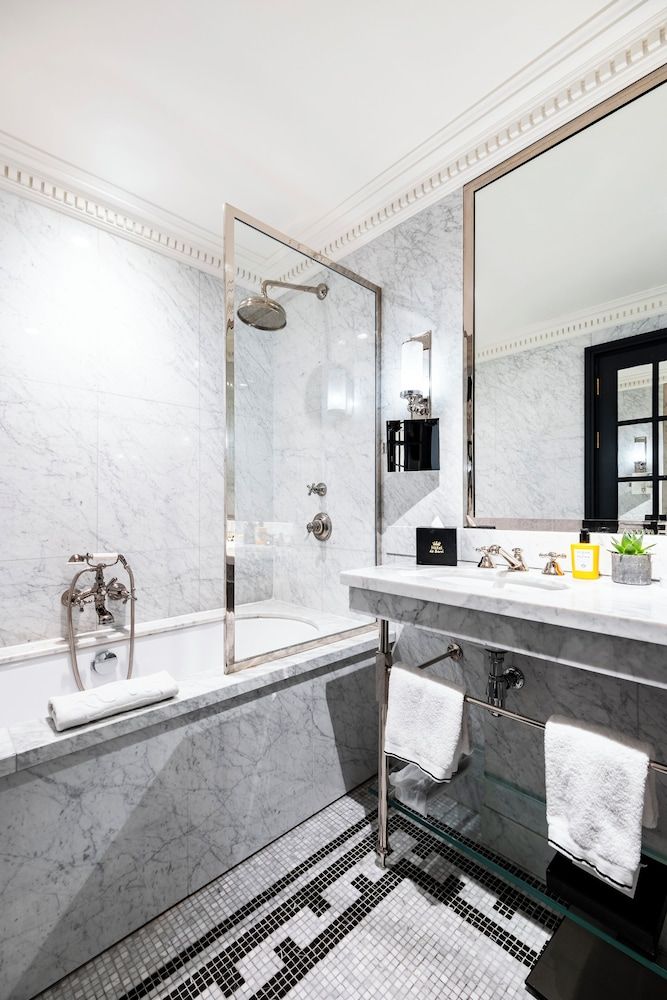 Hôtel de Berri Champs-Élysées, a Luxury Collection Hotel Superior Room, 1 Queen Bed 6