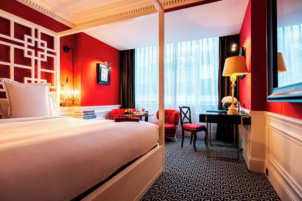Hôtel de Berri Champs-Élysées, a Luxury Collection Hotel Superior Room, 1 Queen Bed 3