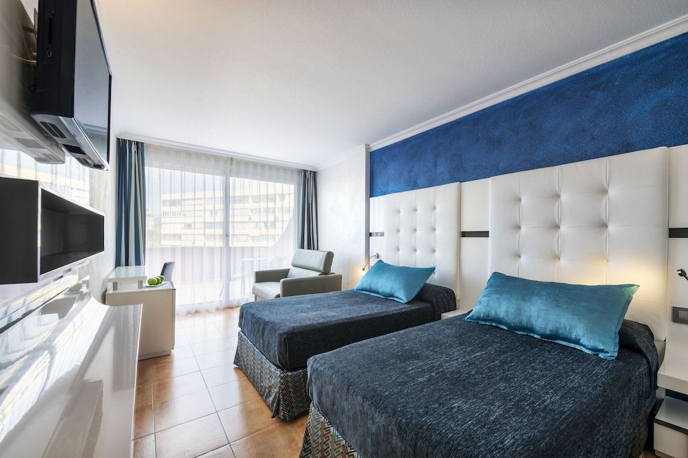 Salles Hotel Marina Portals Deluxe Triple Room, 1 Double Bed with Sofa bed (with Spa Access) 4