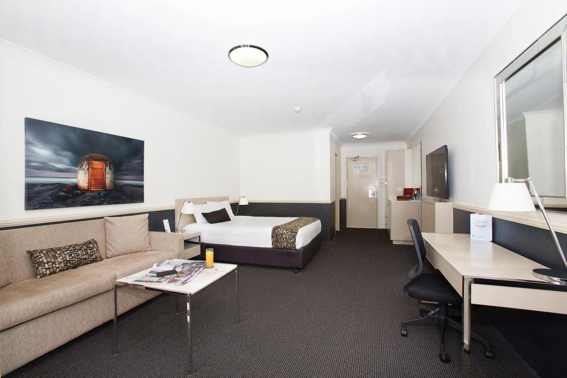 Best Western Plus Apollo Hotel Newcastle 1 Queen Bed, Nonsmoking, Deluxe Room, Bush View 3