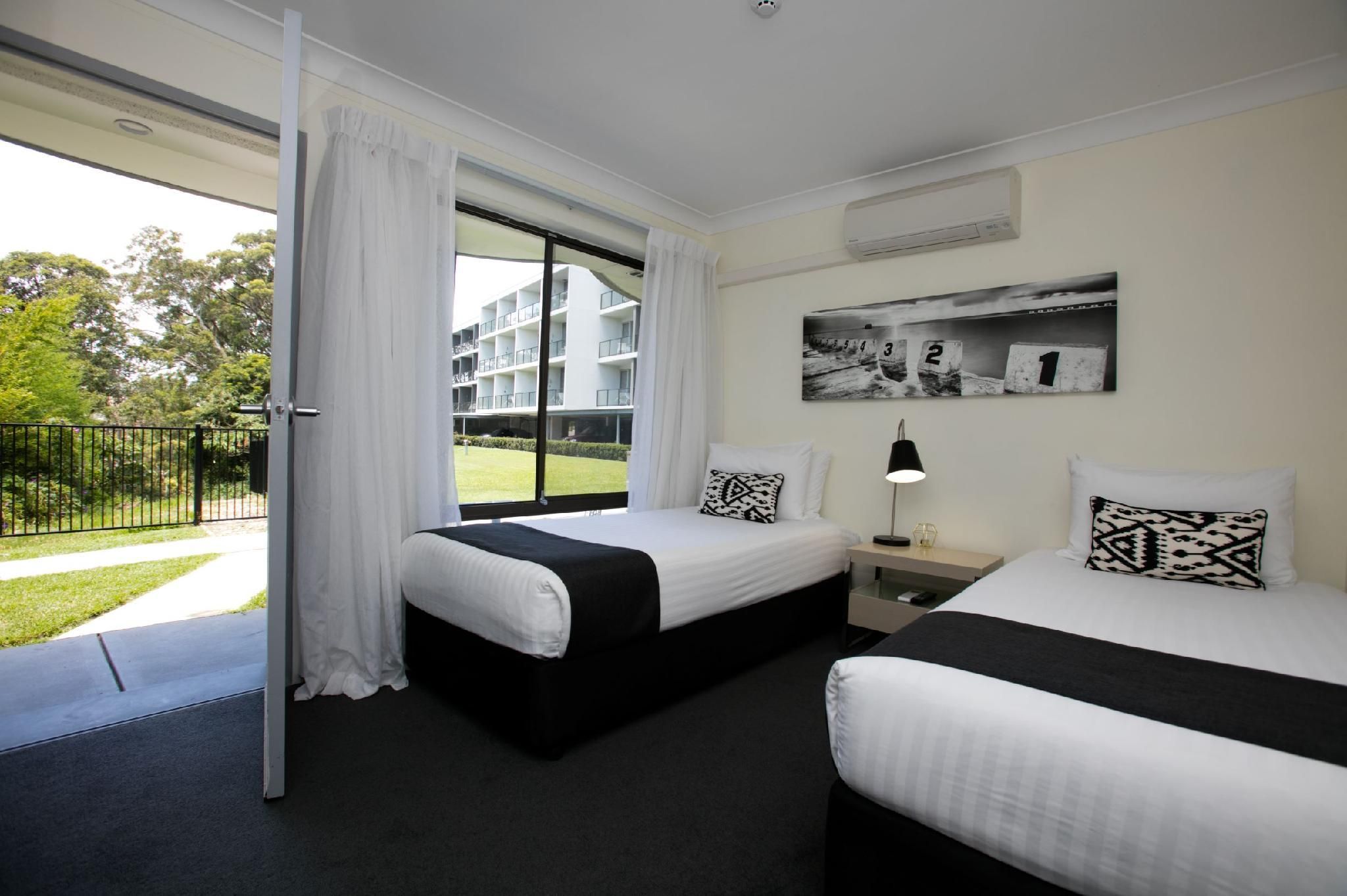 Apartment - 1 Queen 2 Single Beds, Nonsmoking, Two Bedrooms, Kitchen, Laundry