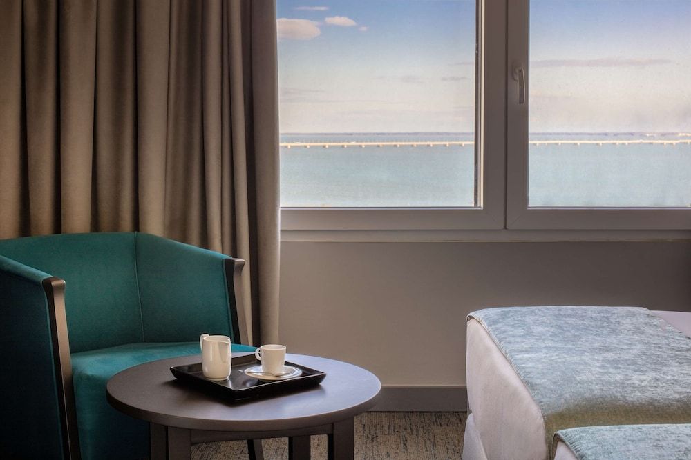 Tivoli Oriente Lisboa Hotel Superior Double or Twin Room 11