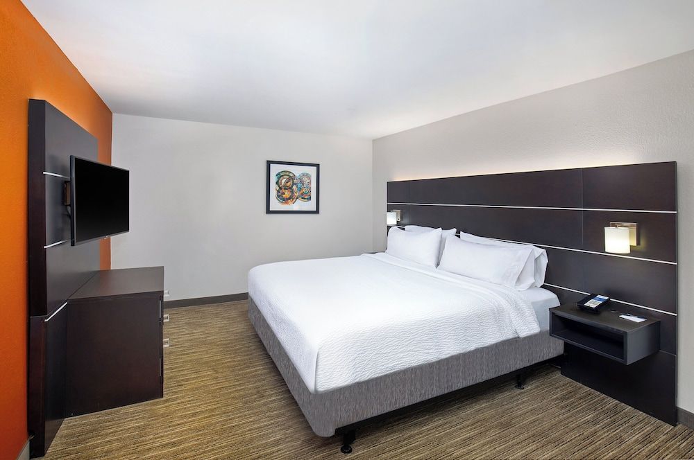 Standard Room, 1 King Bed