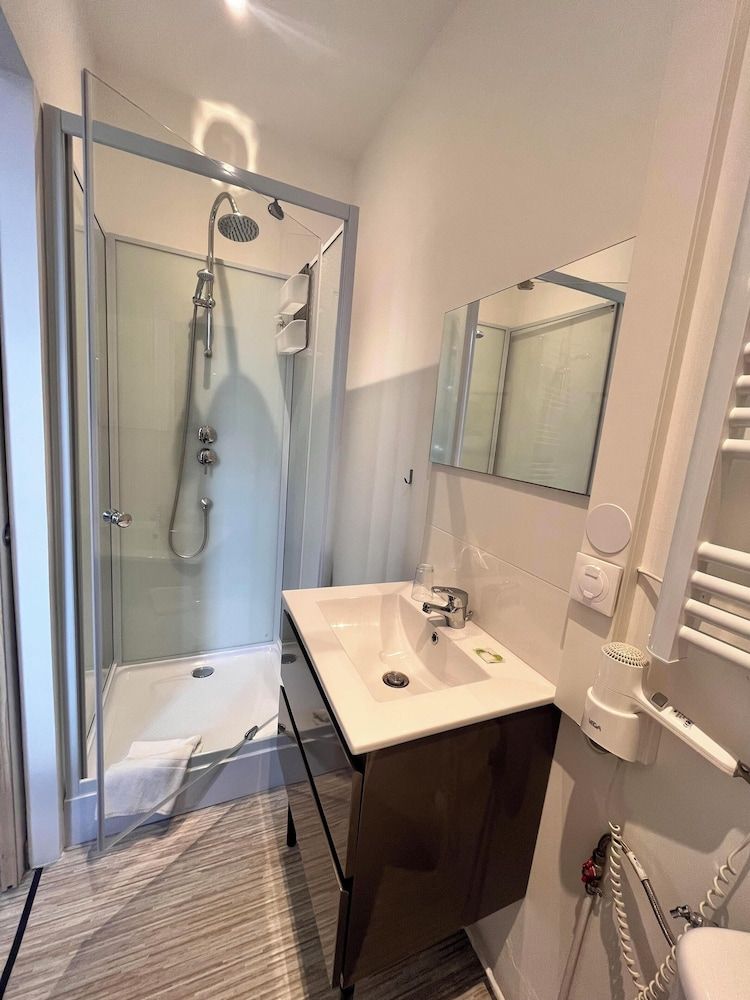 Hôtel L'Univers Double Room 13