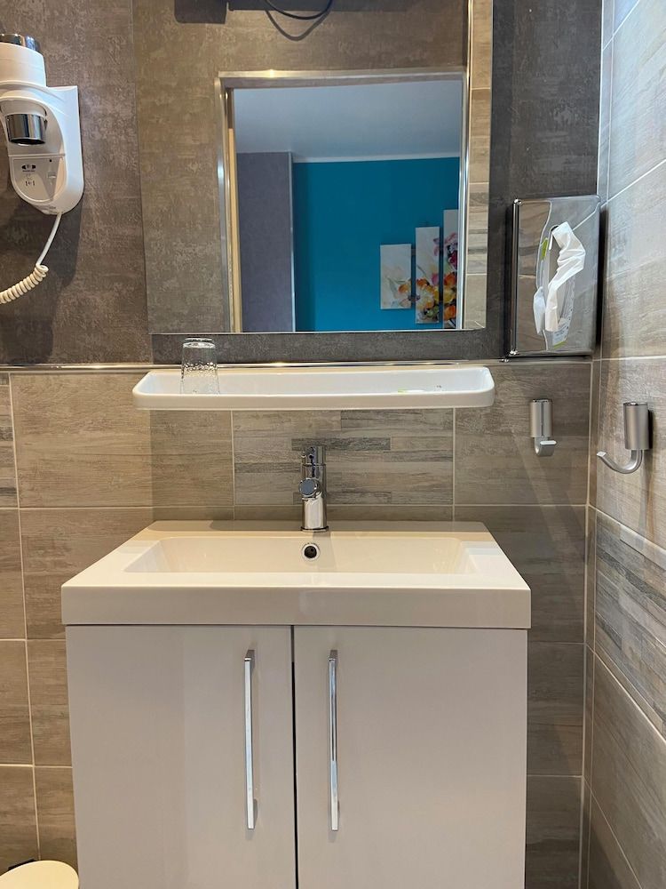 Hôtel L'Univers Double Room 15