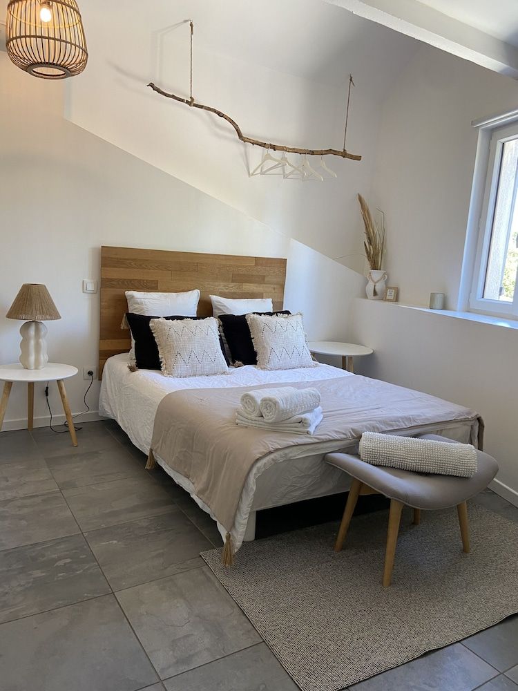 Mas Lafleur Double Room (Chic) 2