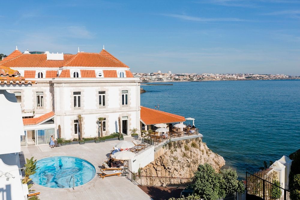 The Albatroz Hotel Deluxe Room, Sea View 6