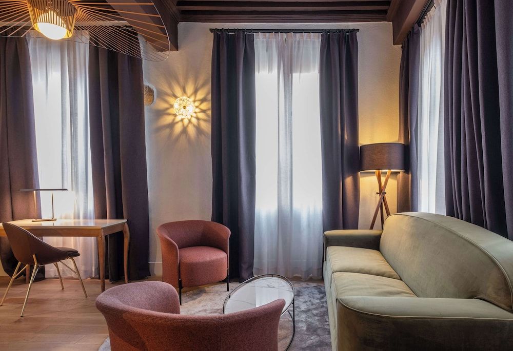 Cour des Loges Lyon, A Radisson Collection Hotel Junior Suite 4