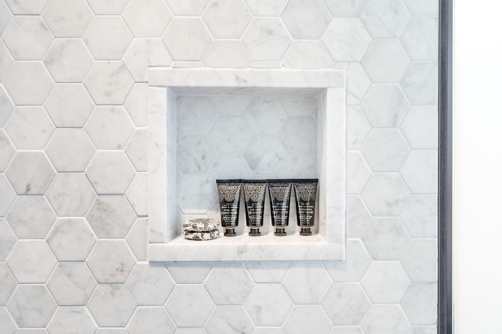 Castlereagh Boutique Hotel, an Ascend Collection Hotel Deluxe Room, 1 King Bed 8