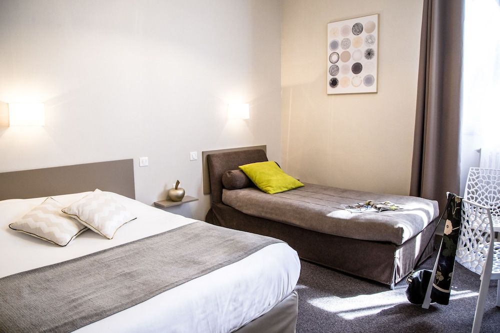 Hôtel de La Pommeraie Triple Room 4