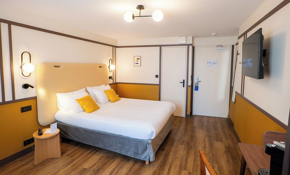 Executive Room, 1 Queen Bed, Non Smoking (with Single Sofabed)