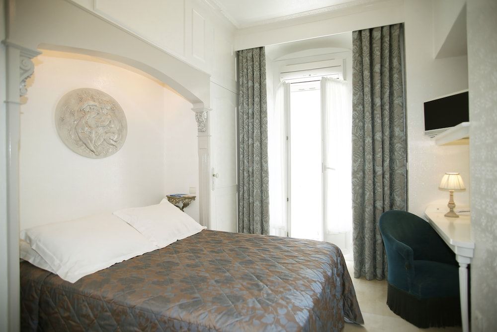Comfort Double Room, City View
