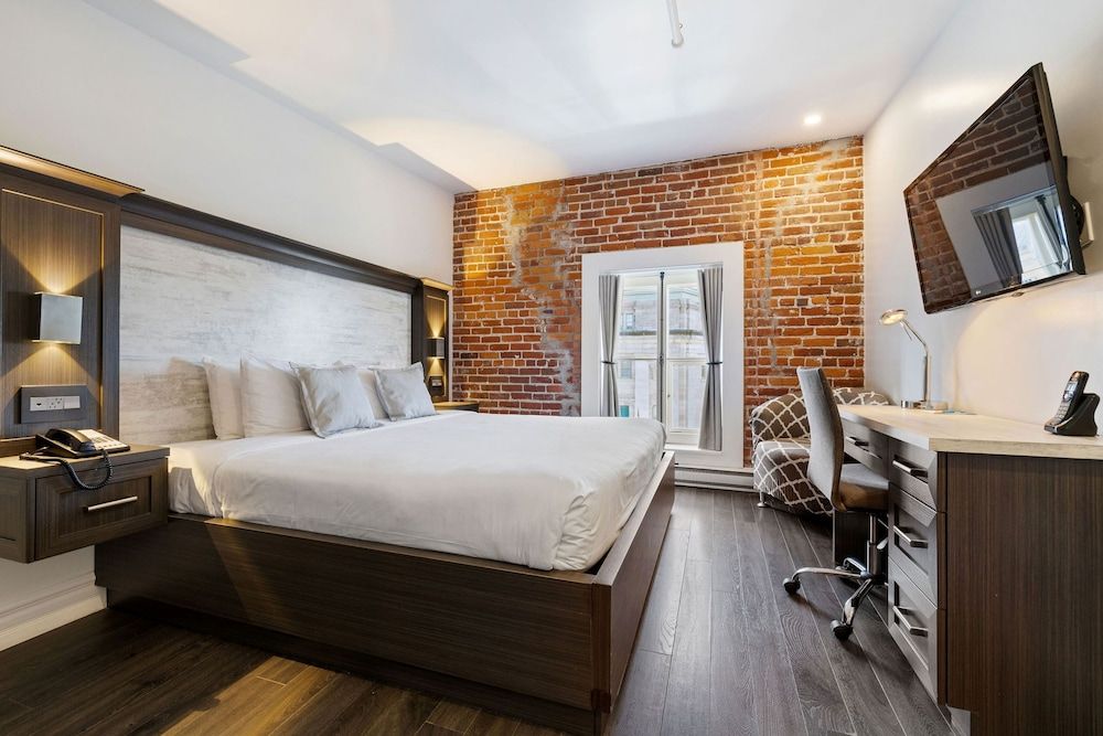 Hotel Port Royal Deluxe Room, 1 Queen Bed (pets allowed first floor only) 2