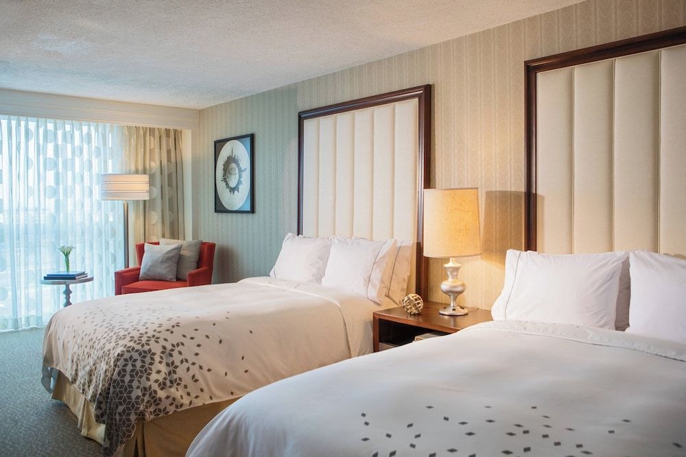 Room, 2 Double Beds, Non Smoking (Mobility/Hearing Access, Roll-in Shwr)