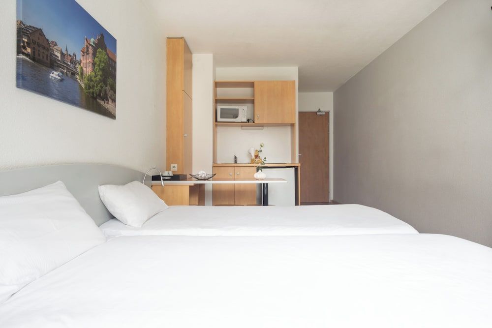 Studio, 2 Twin Beds