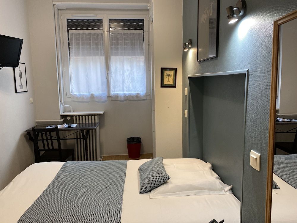 Single Room, Private Bathroom, Courtyard View (Balnéothérapie)