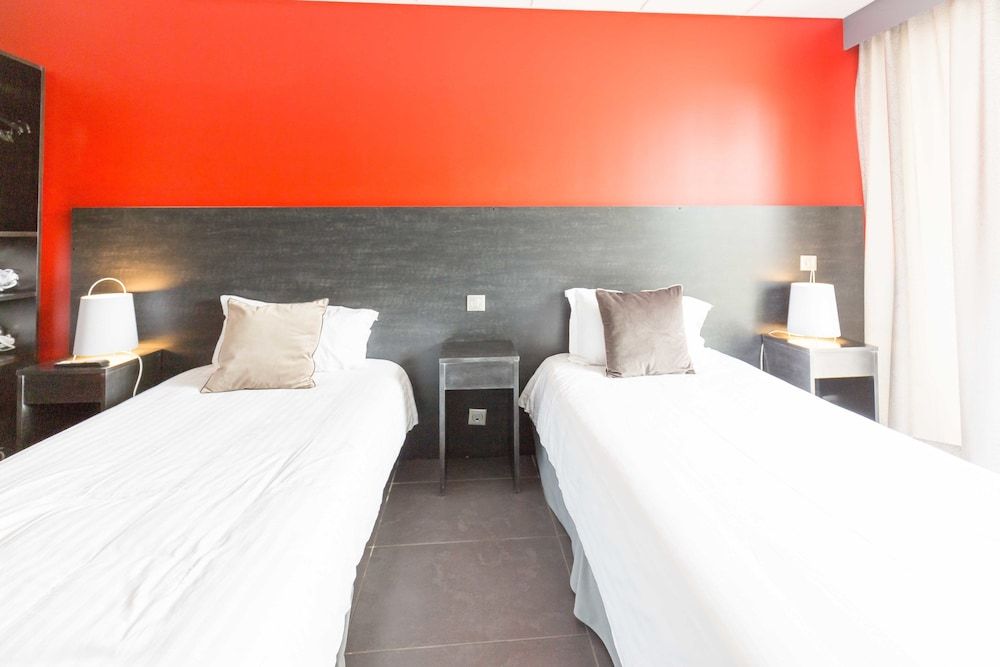 Hotel restaurant du Casino de Capvern Twin Room, 2 Twin Beds 2