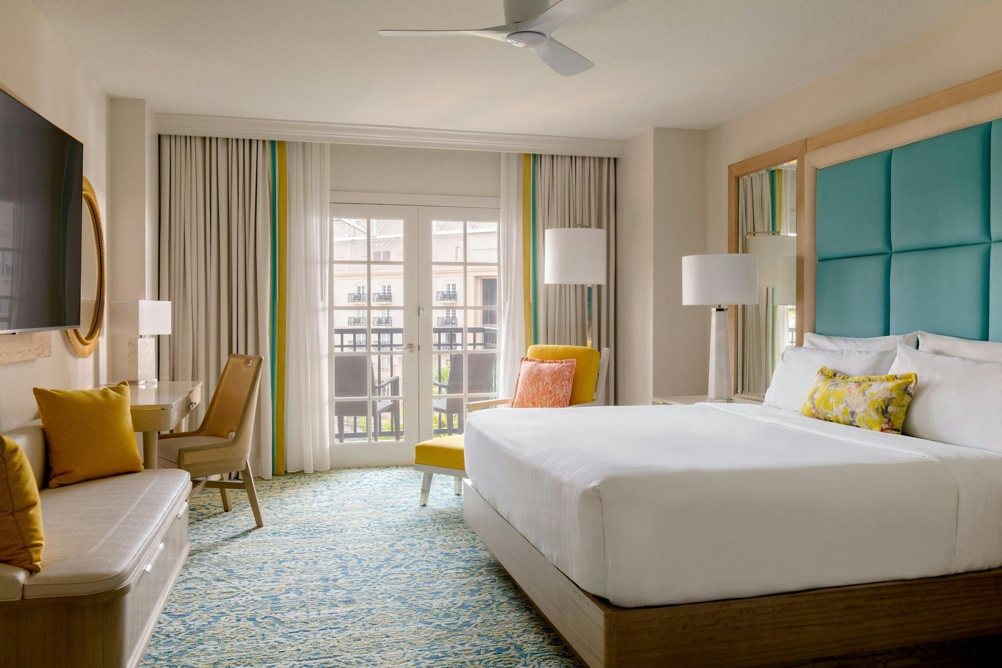 Guest room, 1 King, Atrium view, Balcony