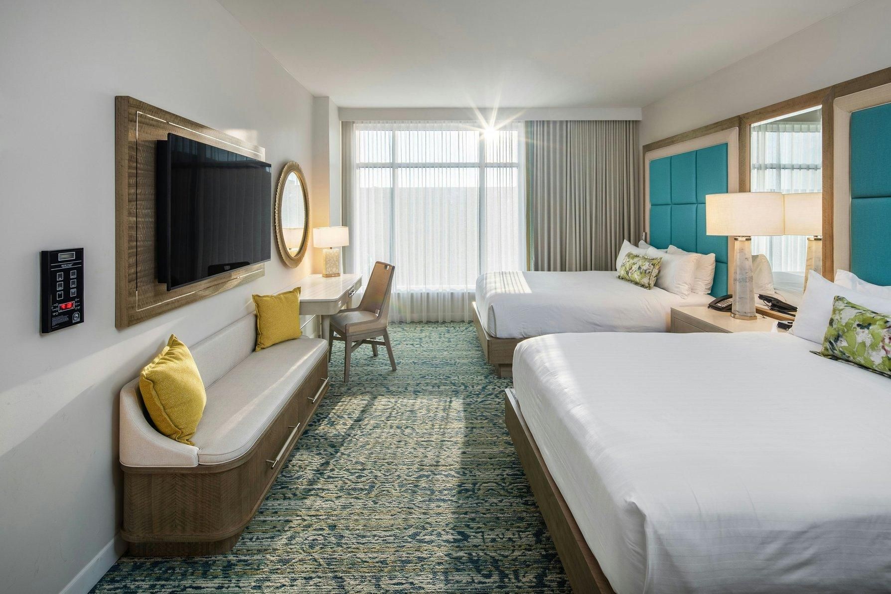 Guest Room, 2 Queen, Water Park View, Gulf Coast Tower
